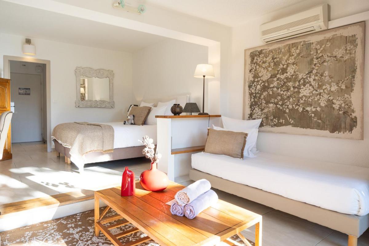 Hotel Font Mourier Cogolin Εξωτερικό φωτογραφία
