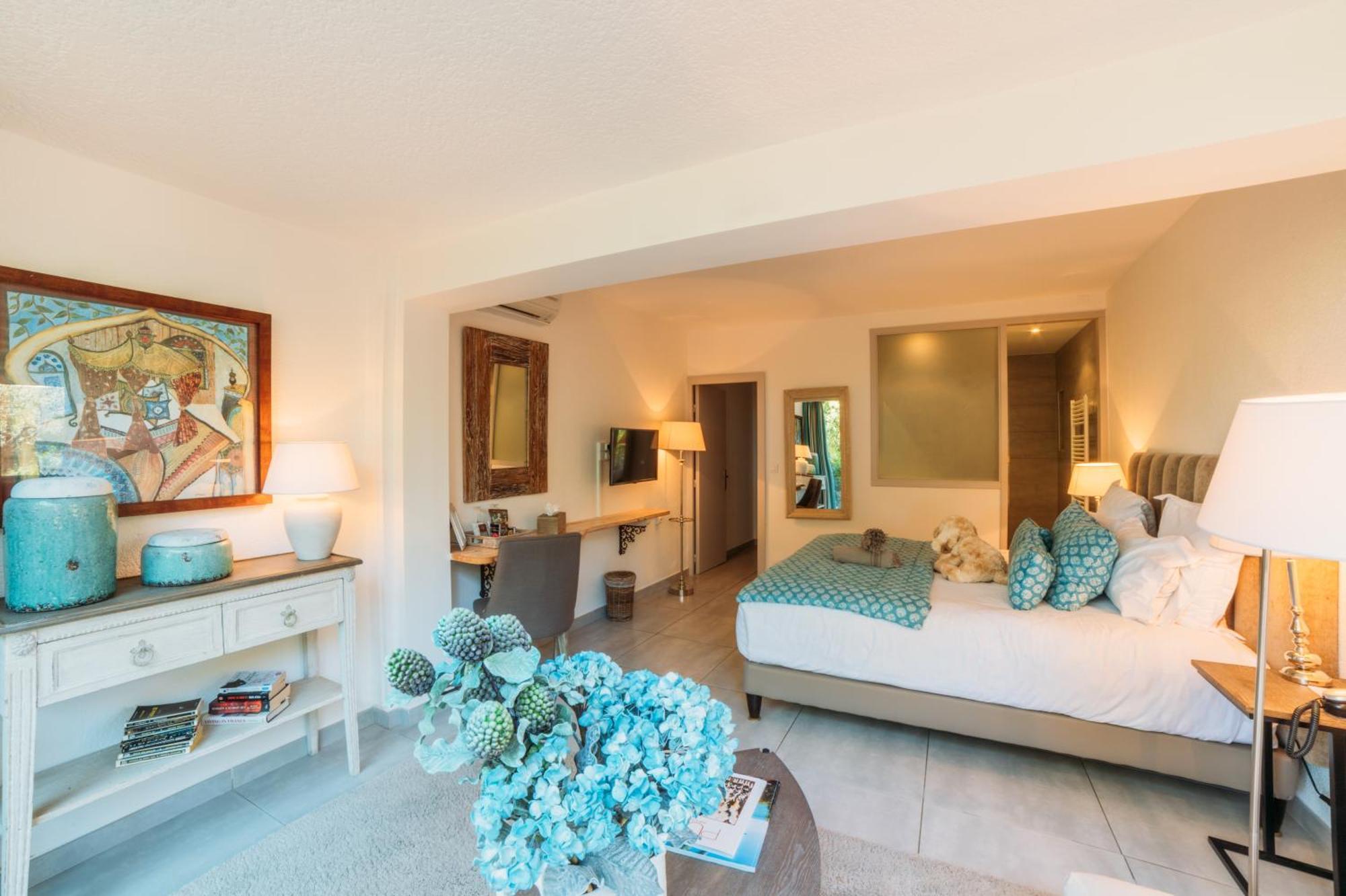 Hotel Font Mourier Cogolin Εξωτερικό φωτογραφία
