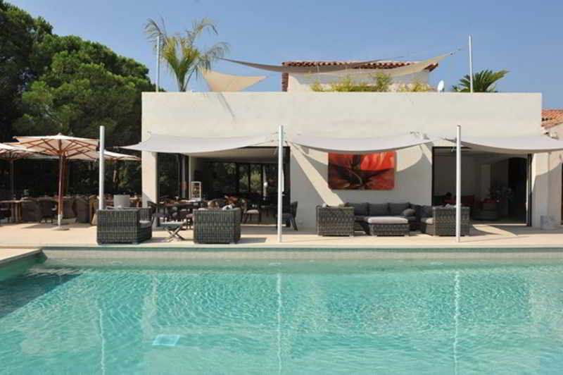 Hotel Font Mourier Cogolin Εξωτερικό φωτογραφία